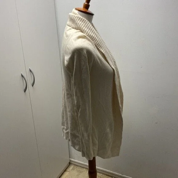 Banana Republic Knitted Italian Yarn Sweater - Picture 4 of 8